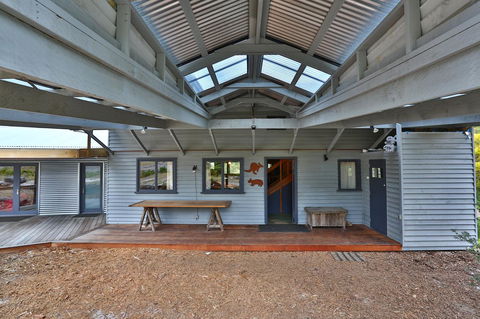 Bruny Island Lodge - Perths Hotel 2