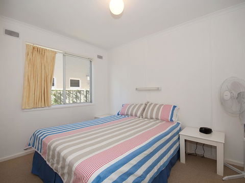 'Beachside' Shoal Bay, Unit 4 - Perths Hotel 2