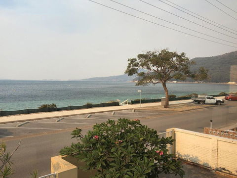 'Mooring Two Upstairs', 23 Shoal Bay Rd - Stunning Views, WIFI, Air Conditioning And Boat Parking - Perths Hotel 2