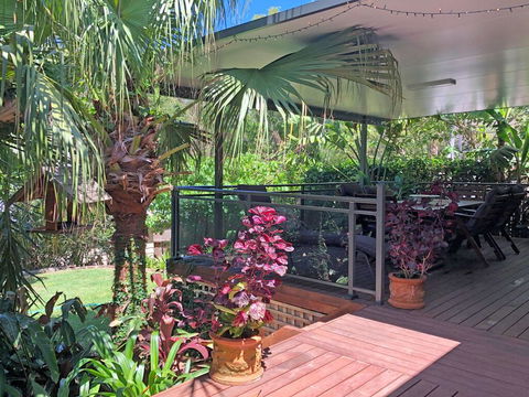 'Sandy Palms' 28 Moorooba Cr - Beautiful Home With Wifi, Air-con And Boat Parking - Perths Hotel 0