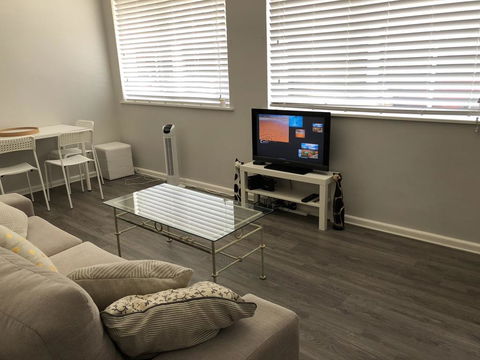 1 Bedroom Unit In Heart Of Elsternwick - Perths Hotel 3