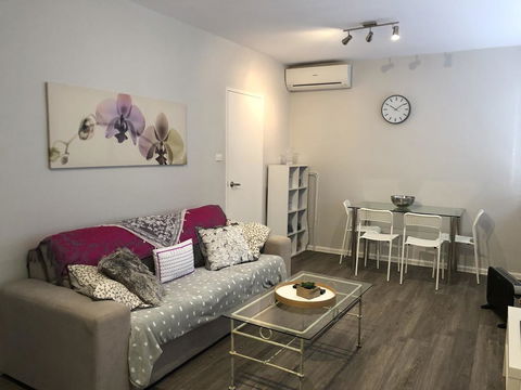 1 Bedroom Unit In Heart Of Elsternwick - Perths Hotel 2