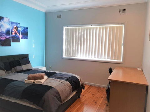 1 Double Quaint Private Room Near Public Bus Transport - SHAREHOUSE - Perths Hotel 0