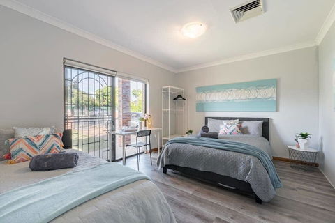 1 Private Double & 1 King Single Room - 2beds In Berala 1 Minute From Train Station - SHAREHOUSE - Perths Hotel 0