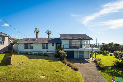 106 Ocean Parade Dalmeny - Perths Hotel 0