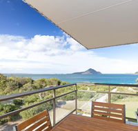 12 'Intrepid' 3 Intrepid Close - right on the beachfront - Perths Hotel