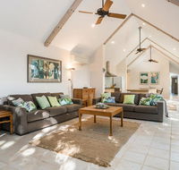 12 Childe Street Byron Bay - Absolute Belongil Summerhouse - Perths Hotel