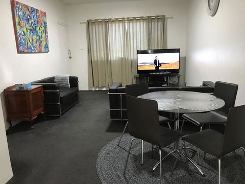 14 Elizabeth St - Perths Hotel 2