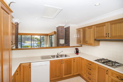 16 Shipton Cres - Secluded Away - Perths Hotel 1