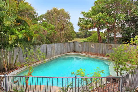18 Northbeach Place, Mudjimba Beach - Pet Friendly, Linen Included, WIFI - Perths Hotel 2