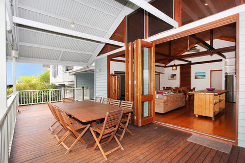 18 Northbeach Place, Mudjimba Beach - Pet Friendly, Linen Included, WIFI - Perths Hotel 3