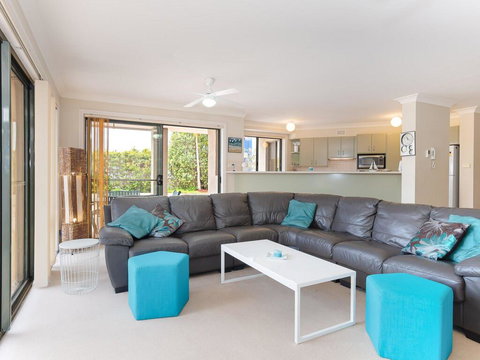 2 'Peninsula Waters' - Three Bedroom Unit With Spacious Private Courtyard & WIFI - Perths Hotel 1