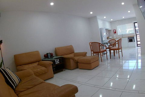 2 Bedroom Apartment In Surfers Central - Perths Hotel 0