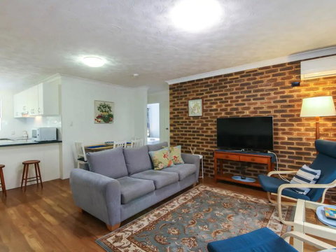 2 Bedroom St Lucia Apartment Close To UQ And CityCat - Perths Hotel 0