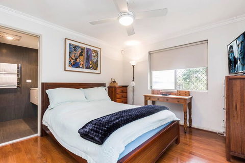 2 Bedroom With Parking & AC Close To Beach & City - Perths Hotel 1