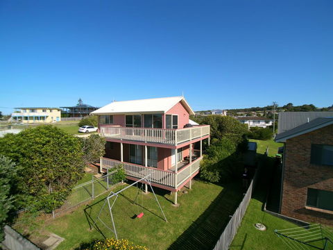 2 Jocelyn Street. Dalmeny - Perths Hotel 1
