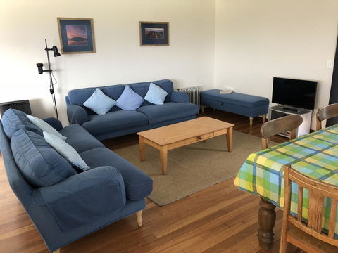 2 Jocelyn Street. Dalmeny - Perths Hotel 3