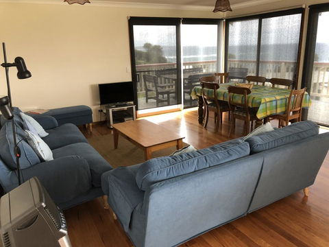 2 Jocelyn Street. Dalmeny - Perths Hotel 2
