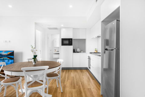 2-Bed Beach Apartment With Pool, Parking And Balcony - Perths Hotel 1