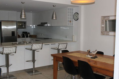 2/18-20 Kipling Street, Byron - Eastpoint - Perths Hotel 1