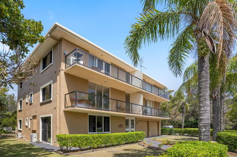 2/56 Lawson Street@Clarkes Beach - Perths Hotel 3