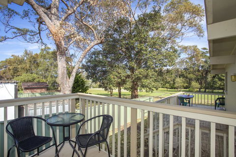 2/81 Clyde St - Villa De Golf At Mollymook - Perths Hotel 1