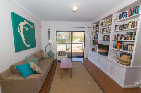 20 Lady Bay Road - Perths Hotel 0
