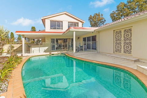 Beautiful House In Sylvania Waters - Perths Hotel 0