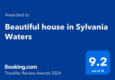 Beautiful House In Sylvania Waters - Perths Hotel 1