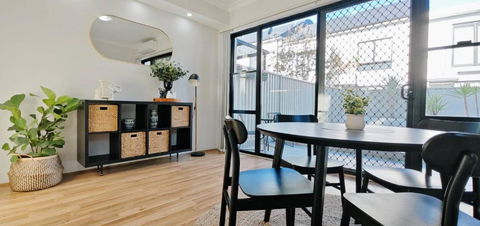 Brand New Furniture And Appliances In Quiet Street - Perths Hotel 2