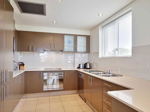 Carrington, 8 15 Government Road - Spacious Unit With Air Conditioning, Lift, Secure Parking And Close To Town - Perths Hotel 2
