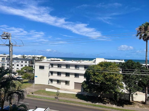 BYO Kids! Family Unit In The Heart Of Kings Beach - Perths Hotel 0