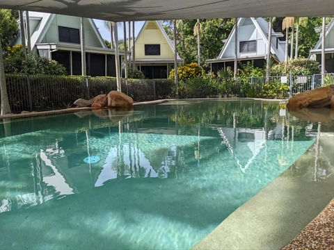 Canopy 5 Chalet - Perths Hotel 0