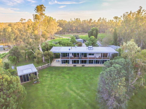 Cape Horn Vineyard 5 Bedroom Riverfront House On Working Vineyard - Perths Hotel 0