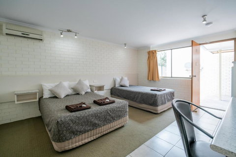 Capella Hotel Motel - Perths Hotel 4