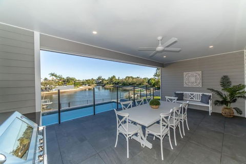 Capri Waterfront Resort 5BR Waterfront Heated Pool - Perths Hotel 3
