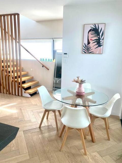 Casa De Mork - Entire 3 Storey Beach Villa - Perths Hotel 2