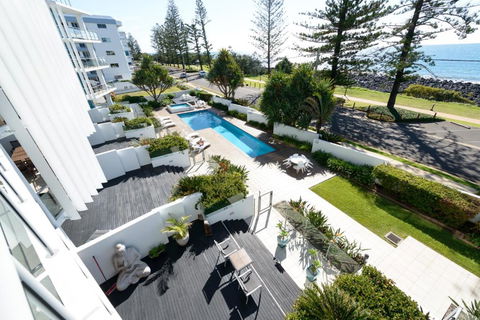 C Bargara Resort - Perths Hotel 1