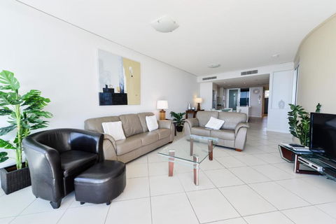 C Bargara Resort - Perths Hotel 2