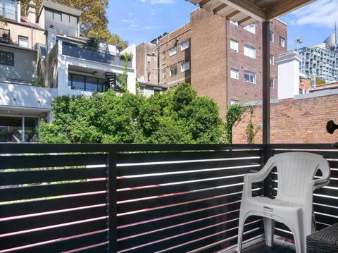 Central 4 BDRM Terrace With Office - Perths Hotel 4