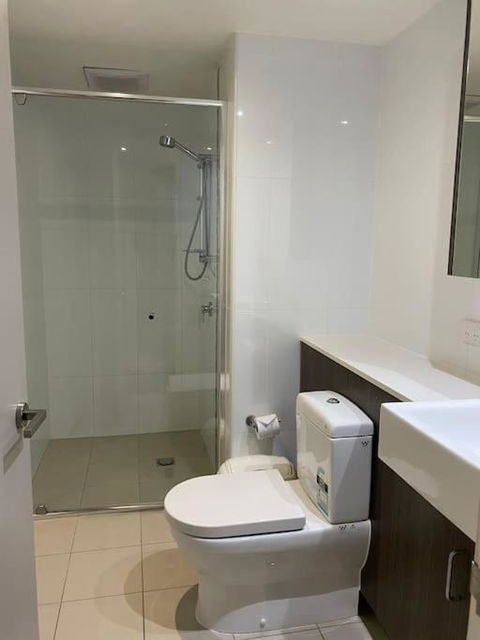 CBD Studio With Balcony+pool+gym+sauna - Perths Hotel 4