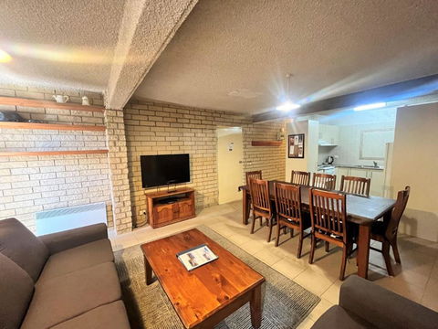 Central Park 4 - 3BR Ground Floor Apartment L Central Location - Perths Hotel 1