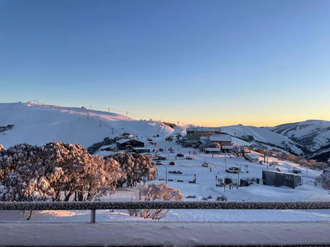 Chalet Hotham 11 - Perths Hotel 0