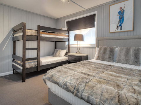 Chalet Alpina - Perths Hotel 4