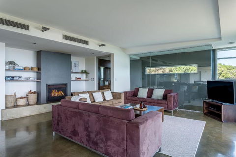 Champagne House I Private Properties - Perths Hotel 1
