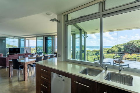 Champagne House I Private Properties - Perths Hotel 3