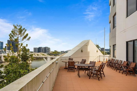 Charming 1-Bed Unit In An Unbeatable Location - Perths Hotel 4