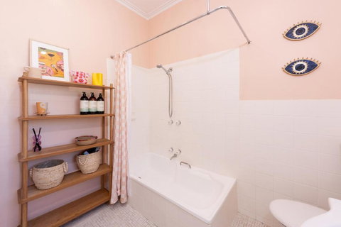 Charming Art Deco Unit In East Melbourne - Perths Hotel 4
