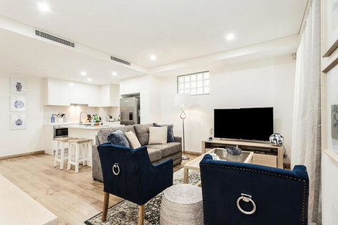 Charming Bream - Perths Hotel 0