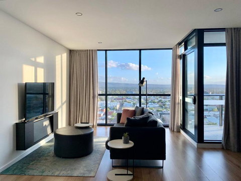 CBD Stunning High Floor View - FREE Parking FREE Netflix FREE Gym FREE Pool FREE Sauna FREE Coffee - Perths Hotel 0